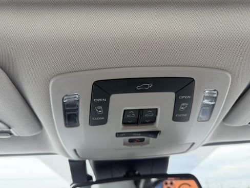 Used 2024 Toyota Sienna XLE w/ XLE Plus Package AWD/4WD image 29