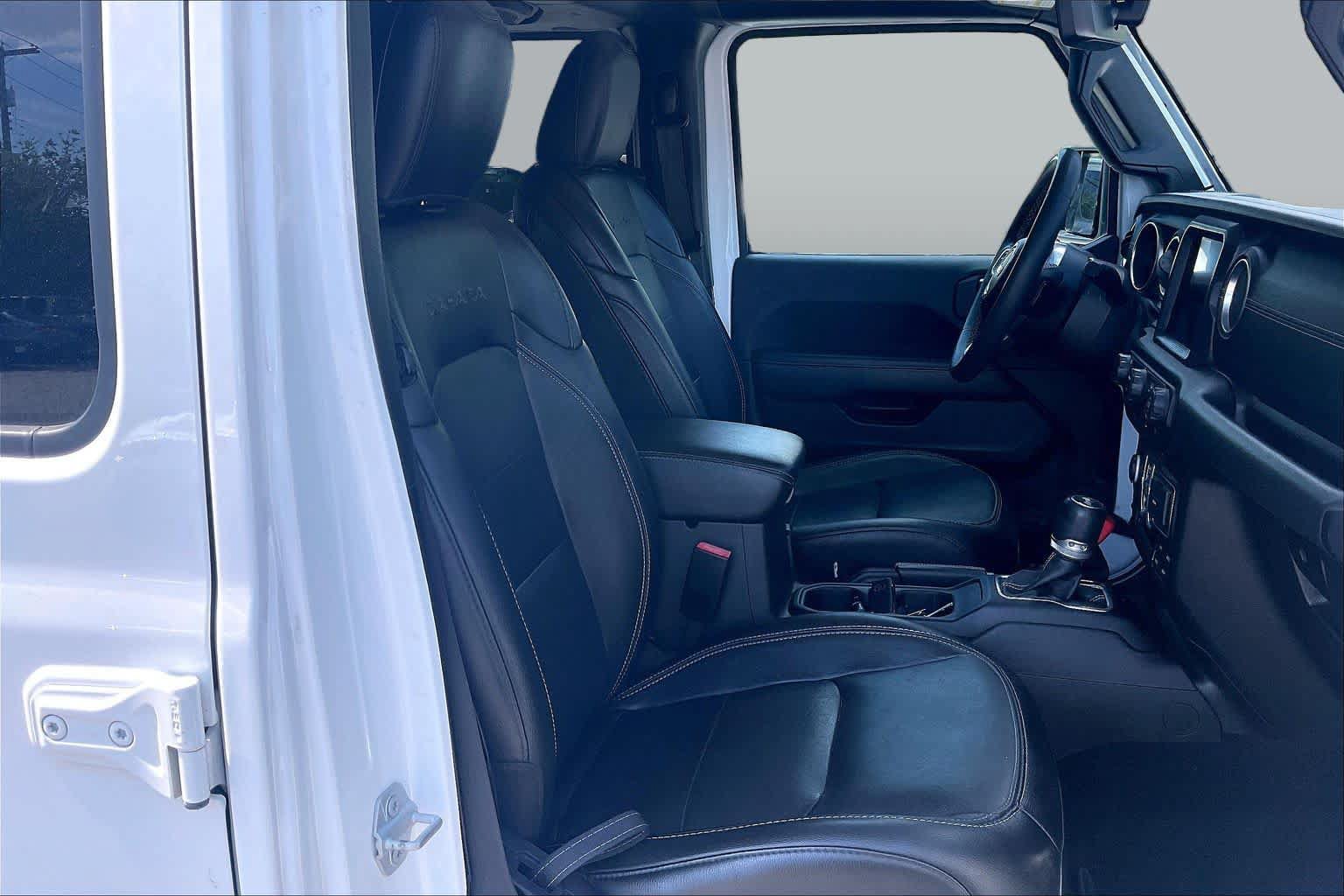 Used 2023 Jeep Wrangler Unlimited Sahara AWD/4WD image 7