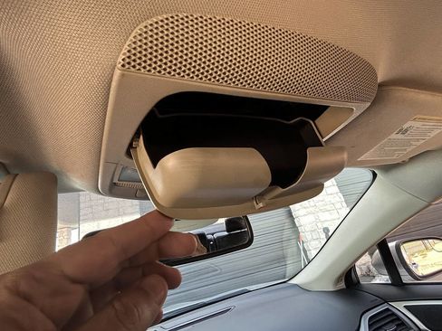 Used 2018 Ford Fusion SE FWD image 23