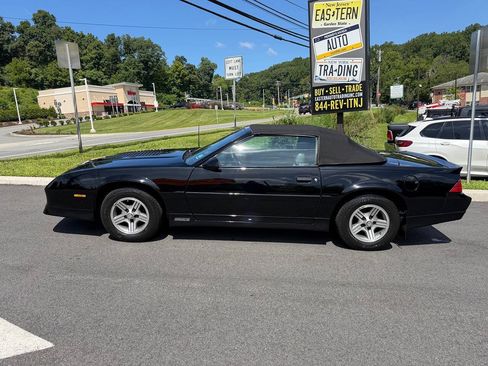 Used 1989 Chevrolet Camaro IROC-Z RWD image 2
