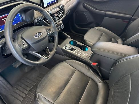 Used 2020 Ford Escape Titanium AWD/4WD image 4