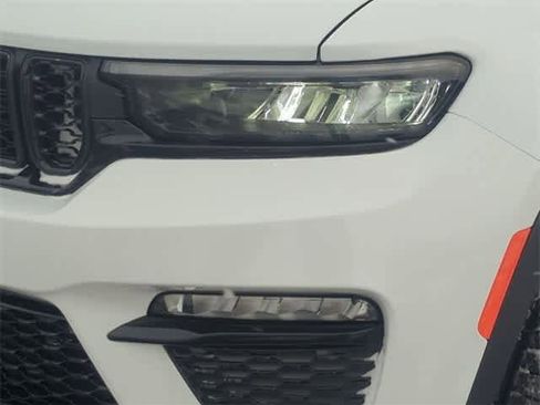 New 2025 Jeep Grand Cherokee Limited image 11