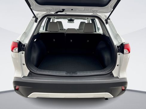 Used 2023 Toyota Corolla Cross L image 19