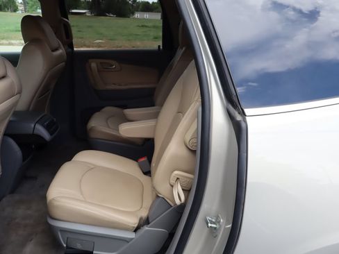 Used 2012 Chevrolet Traverse LT AWD/4WD image 20