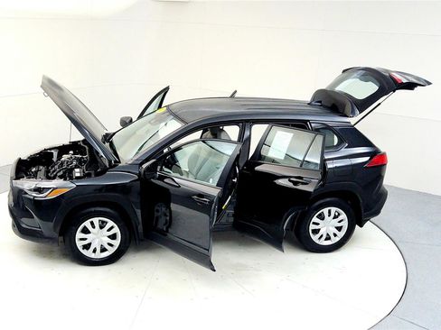 Certified 2024 Toyota Corolla Cross L image 22
