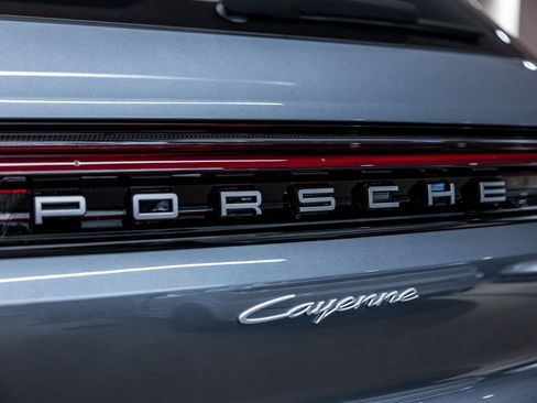 New 2026 Porsche Cayenne image 23