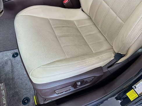 Used 2016 Lexus ES 350 w/ Luxury Package w/Wood Trim FWD image 22