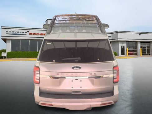 Used 2024 Ford Expedition Limited image 5