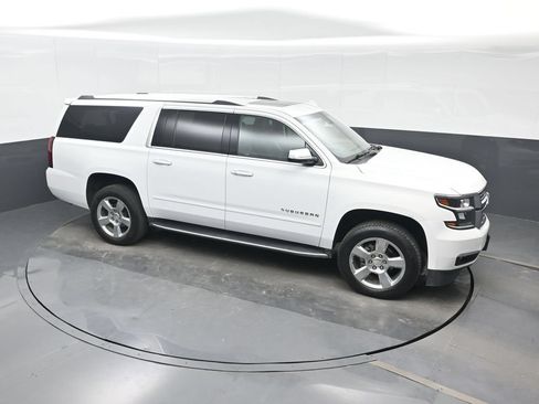 Used 2018 Chevrolet Suburban Premier RWD image 23