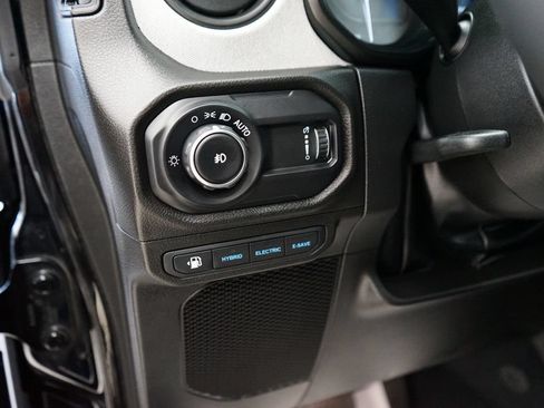 Used 2024 Jeep Wrangler Unlimited AWD/4WD image 29