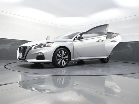Used 2022 Nissan Altima 2.5 SV AWD/4WD image 33