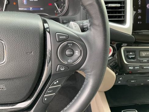 Used 2017 Honda Pilot Elite image 13