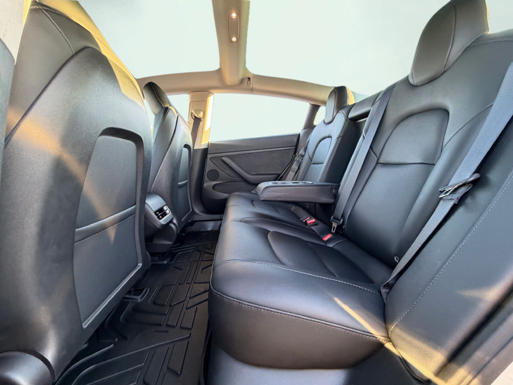 Used 2023 Tesla Model 3 Standard Range RWD image 37