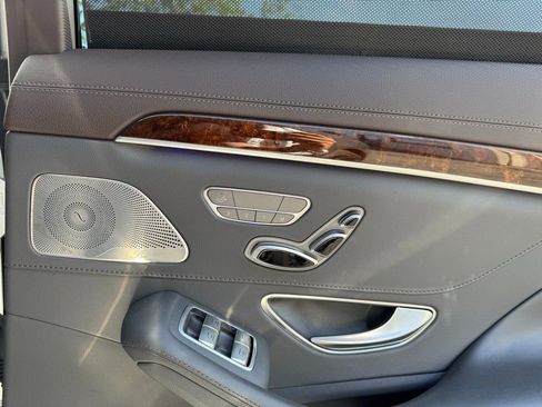 Used 2019 Mercedes-Benz S 560 Sedan image 16