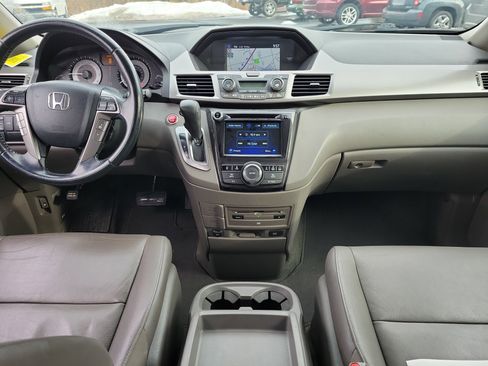 Used 2016 Honda Odyssey Touring Elite image 9