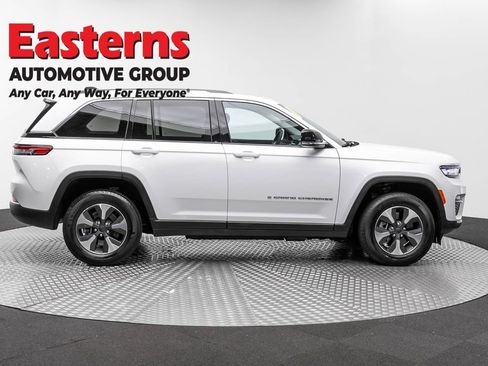 Used 2022 Jeep Grand Cherokee Limited 4xe AWD/4WD image 3