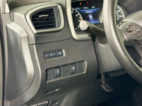 Used 2024 Nissan Murano SV AWD/4WD image 17