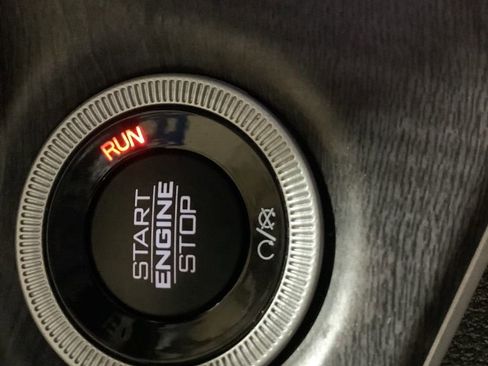 Certified 2023 Jeep Grand Cherokee Limited AWD/4WD image 32