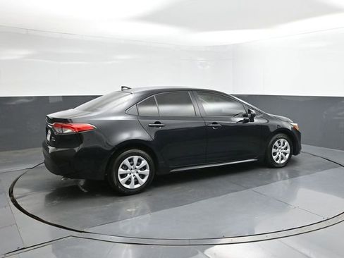 Used 2025 Toyota Corolla LE FWD image 15