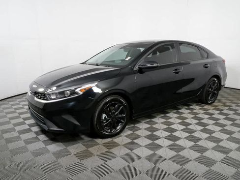Used 2024 Kia Forte LXS w/ LXS Technology Package FWD image 24