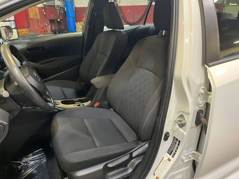 Used 2025 Toyota Corolla LE image 35