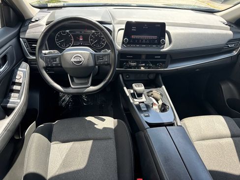 Used 2025 Nissan Rogue SV FWD image 23