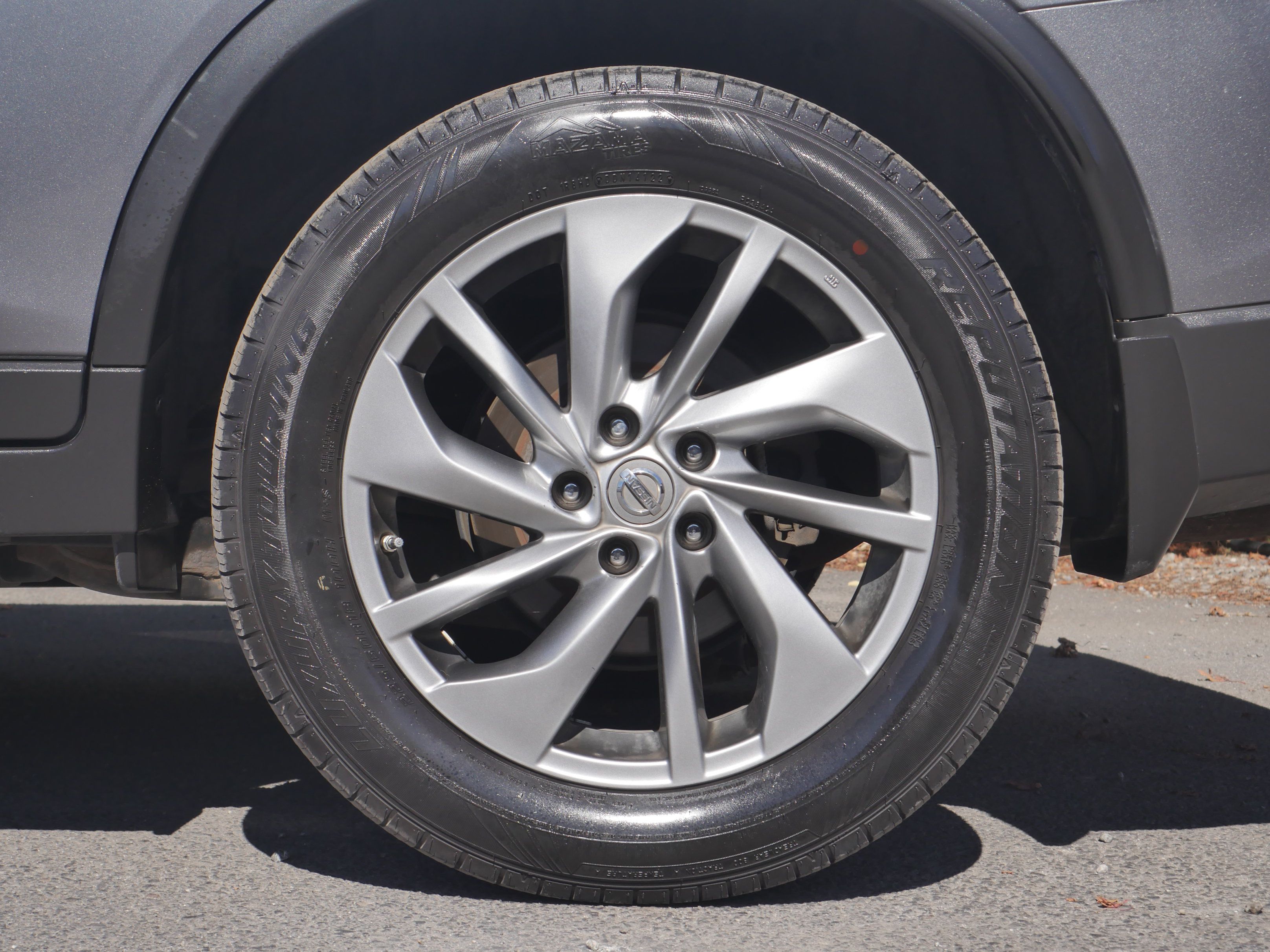 Used 2015 Nissan Rogue SL w/ SL Premium Package AWD/4WD image 16