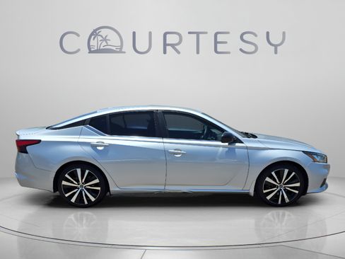 Used 2019 Nissan Altima 2.5 SR FWD image 8
