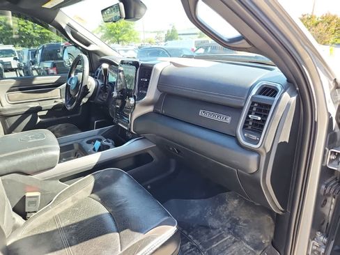 Used 2022 RAM 2500 Laramie AWD/4WD image 16
