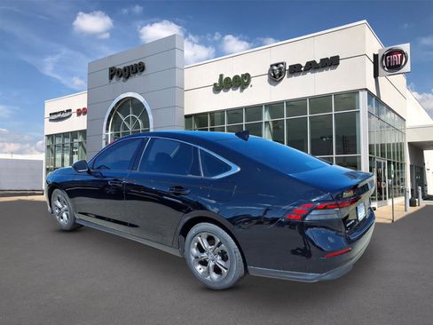 Used 2023 Honda Accord EX image 3