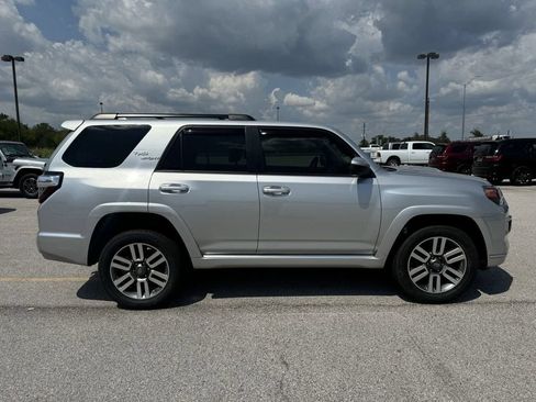 Used 2022 Toyota 4Runner TRD Sport AWD/4WD image 6
