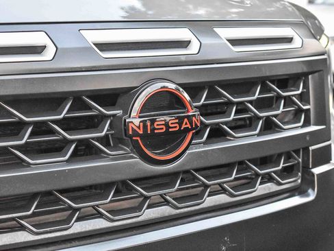 Used 2025 Nissan Frontier PRO-4X image 9