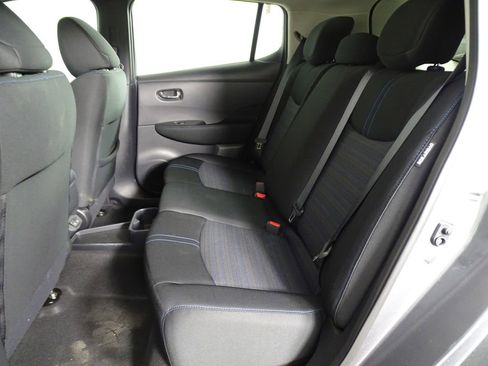 Used 2023 Nissan Leaf S image 11