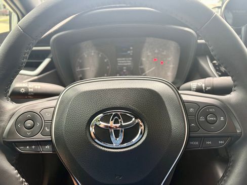 Used 2025 Toyota Corolla SE FWD image 16
