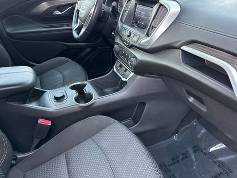 Used 2022 GMC Terrain SLE image 19