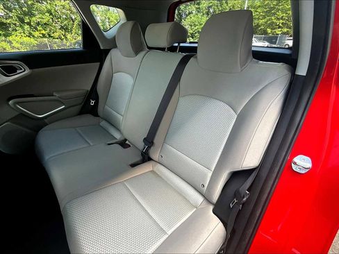 Used 2023 Kia Soul LX w/ LX Technology Package image 18