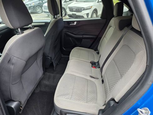 Used 2021 Ford Escape SE w/ SE Sport Appearance Package image 7