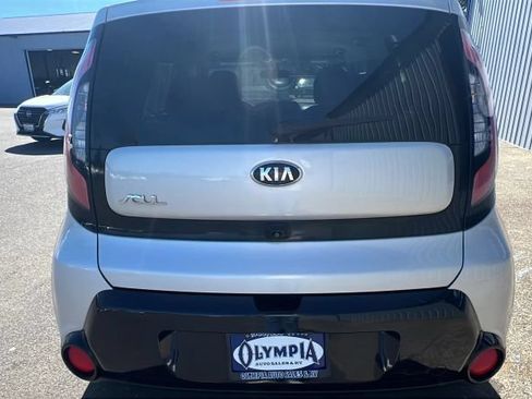 Used 2016 Kia Soul + FWD image 9