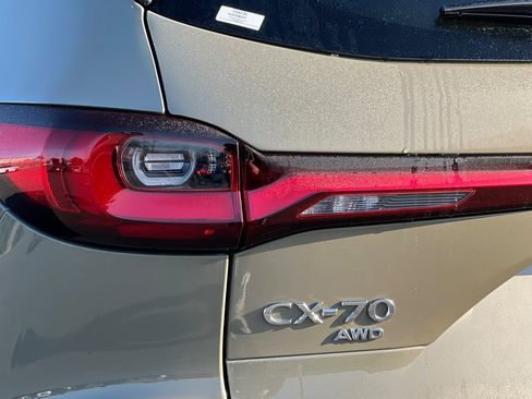 New 2025 MAZDA CX-70 Plug-In Hybrid w/ Premium Plus image 32