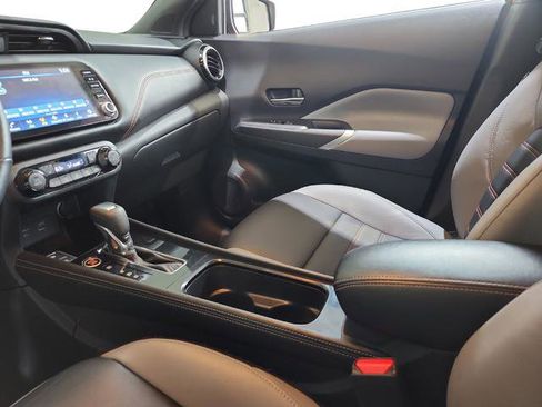 Used 2023 Nissan Kicks SR w/ SR Premium Package FWD image 10
