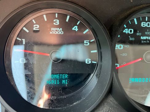Used 2009 Chevrolet Silverado 1500 W/T RWD image 6