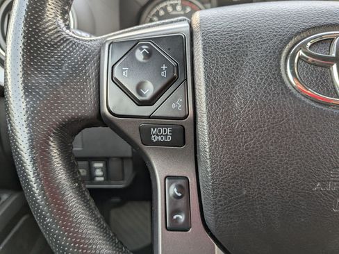 Used 2021 Toyota Tacoma TRD Off-Road w/ Technology Package AWD/4WD image 20