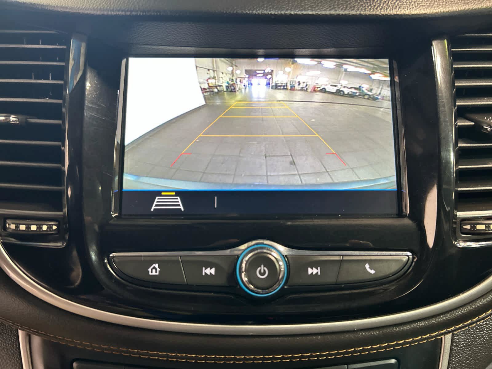Used 2019 Chevrolet Trax LT w/ LT Convenience Package AWD/4WD image 6