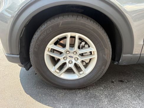 Used 2026 Ford Explorer Active RWD image 9