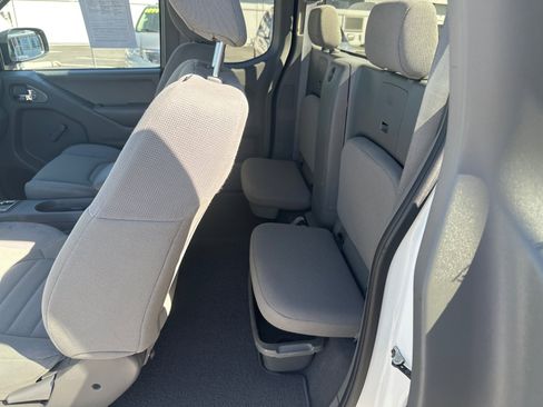 Used 2019 Nissan Frontier S image 12
