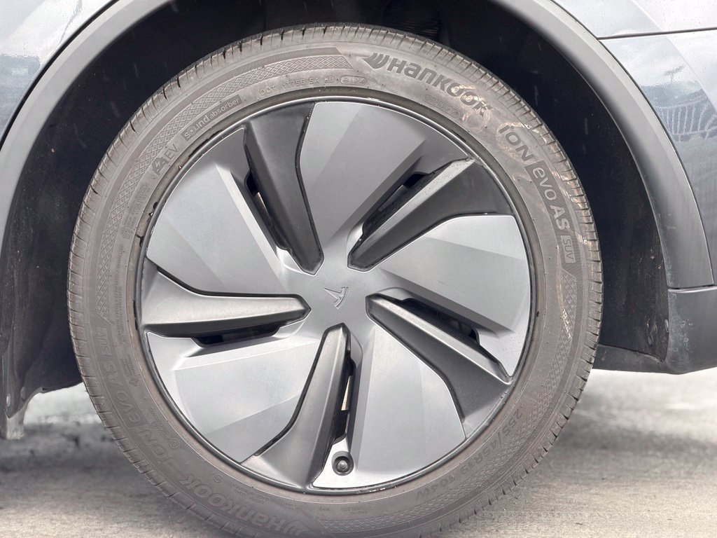 Used 2026 Tesla Model Y 2WD image 2