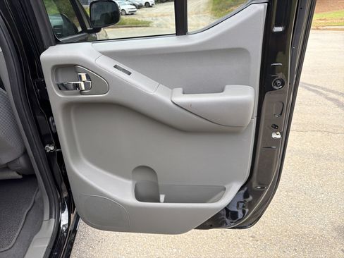 Used 2019 Nissan Frontier SV RWD image 16