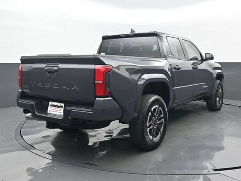 Used 2025 Toyota Tacoma SR5 AWD/4WD image 20