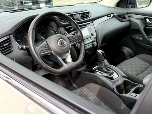 Used 2017 Nissan Rogue Sport SV w/ SV All-Weather Package image 12