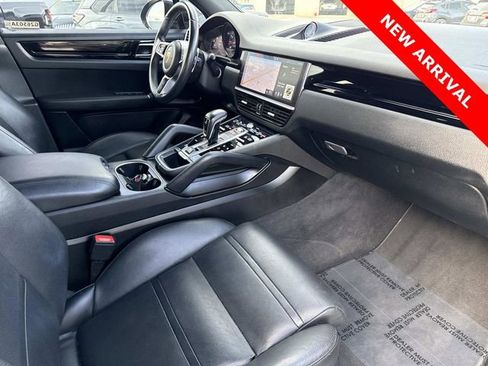 Used 2019 Porsche Cayenne Base FWD image 18